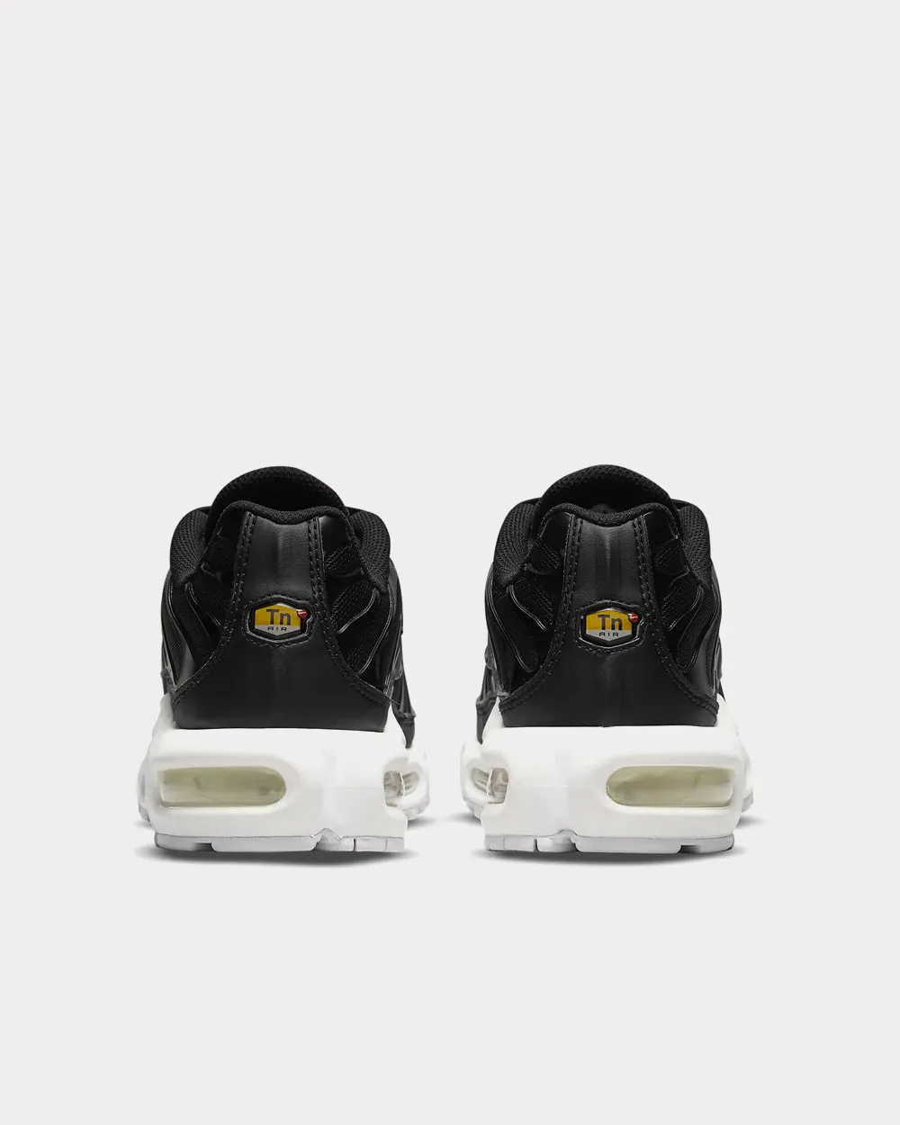 Air Max Plus Black / White Low Top Sneakers