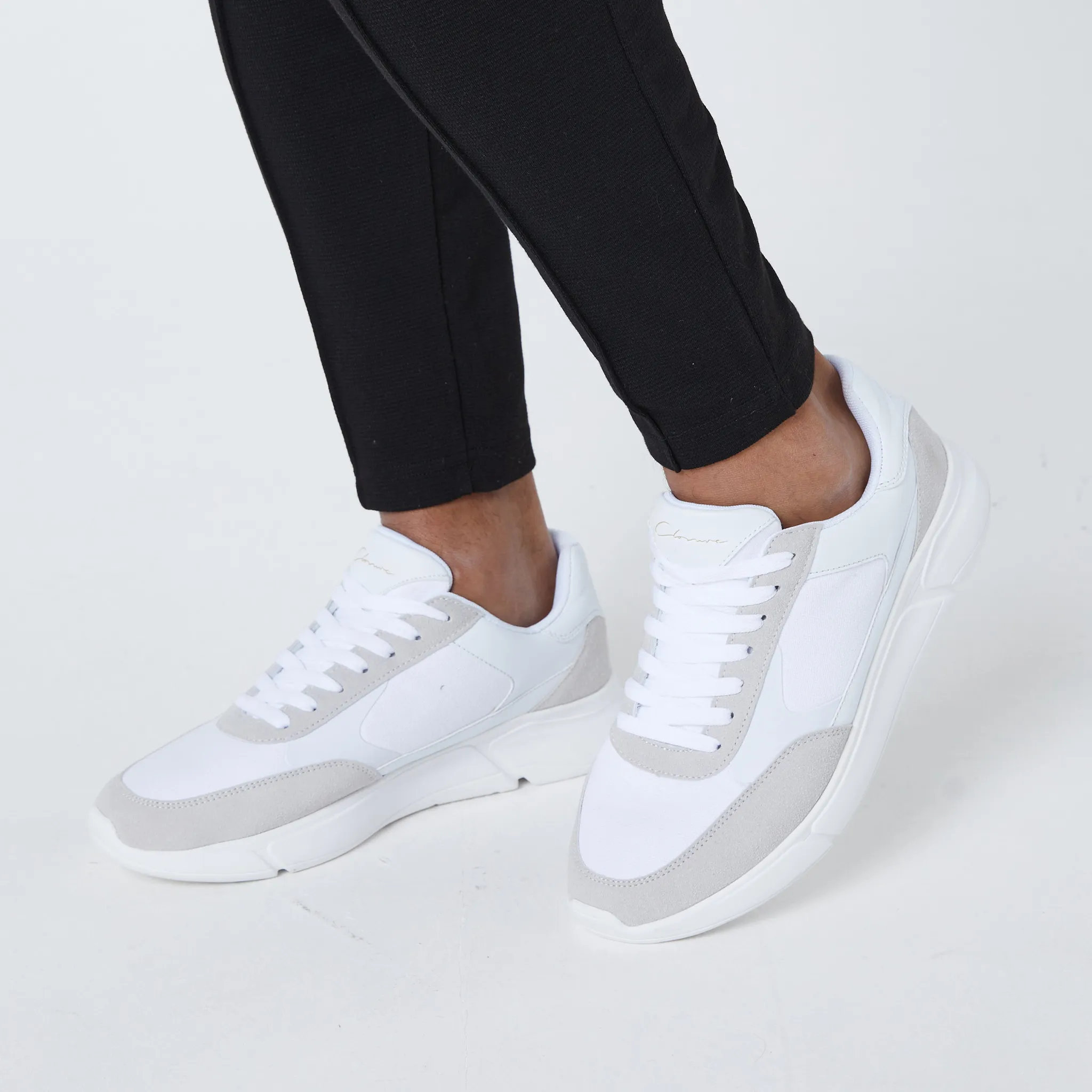Premium Mesh Runner | White