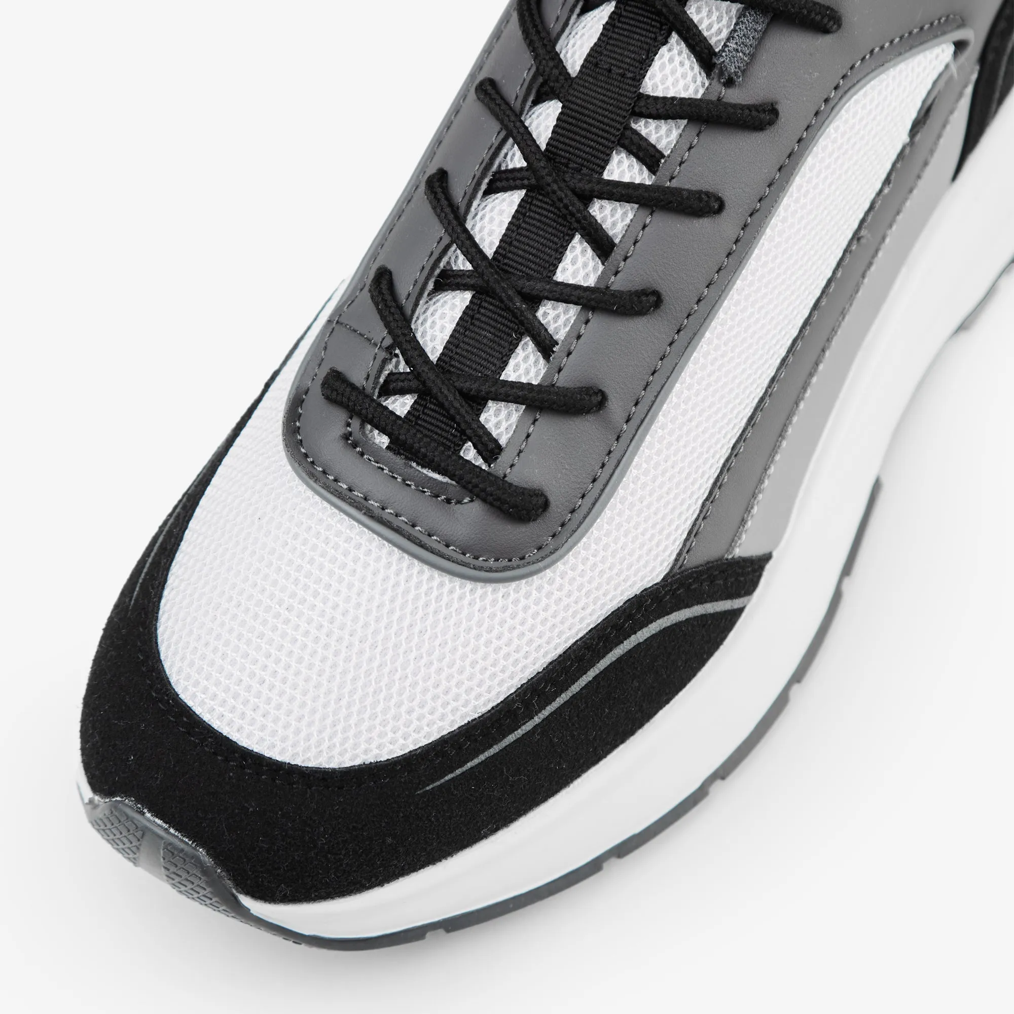 Premium Tech Runner | White/Black