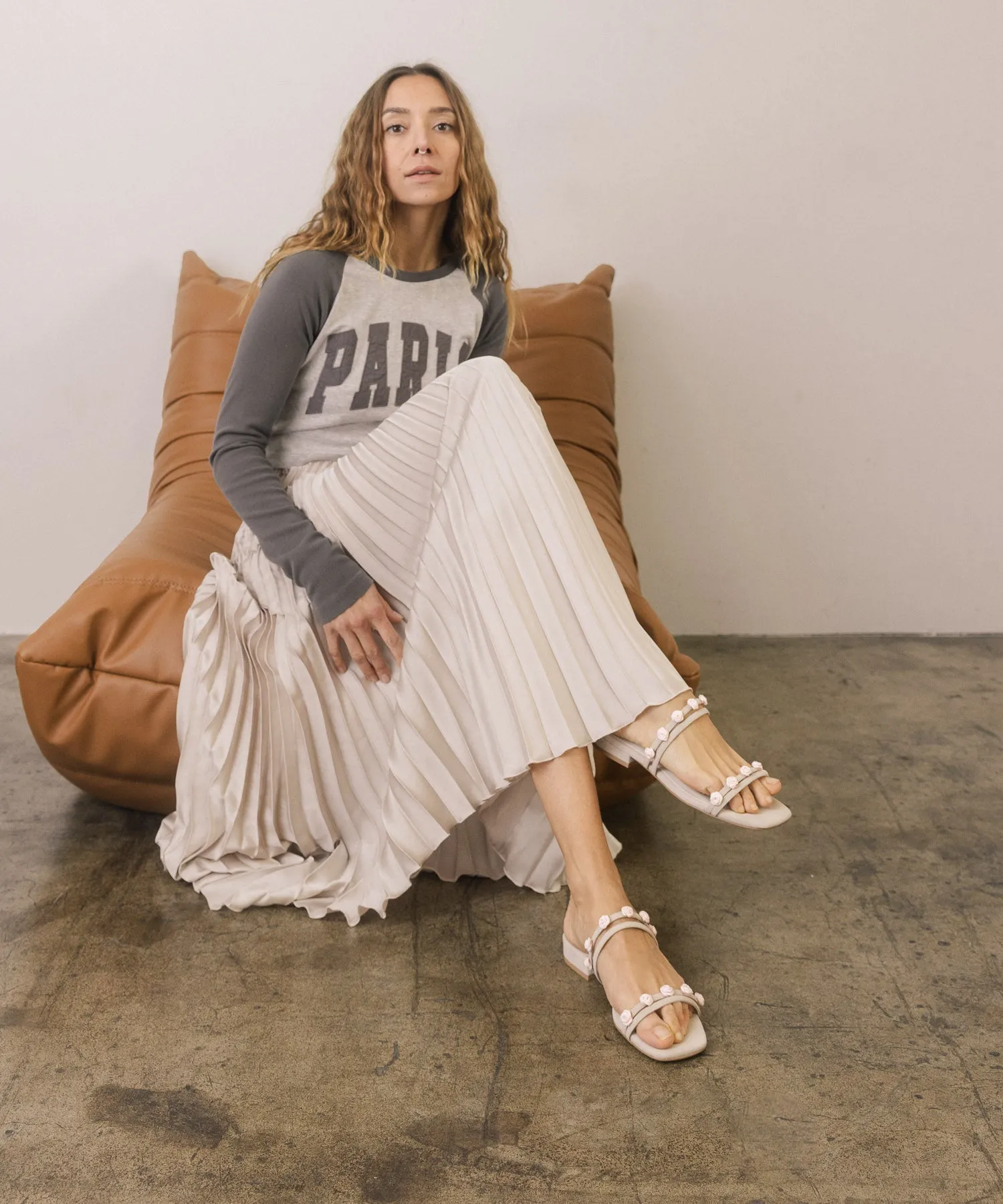 The Rosanna | Light Grey  Rosette Detailed Flats